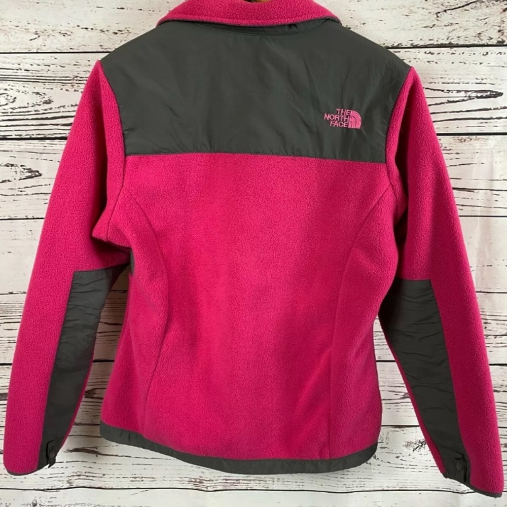 The North Face Denali Fleece Jacket. Excellent condition.